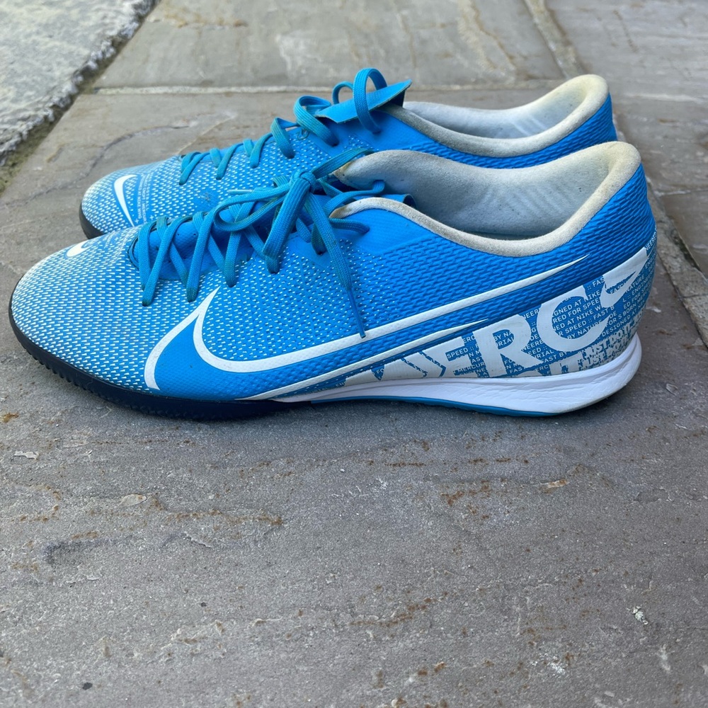 NIKE MERCURIAL VAPOR 13 ACADEMY INDOOR BOOTS - BLUE/WHITE